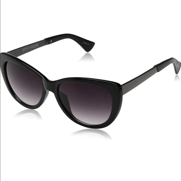 Steve Madden Accessories - NWT Steve Madden sunnies